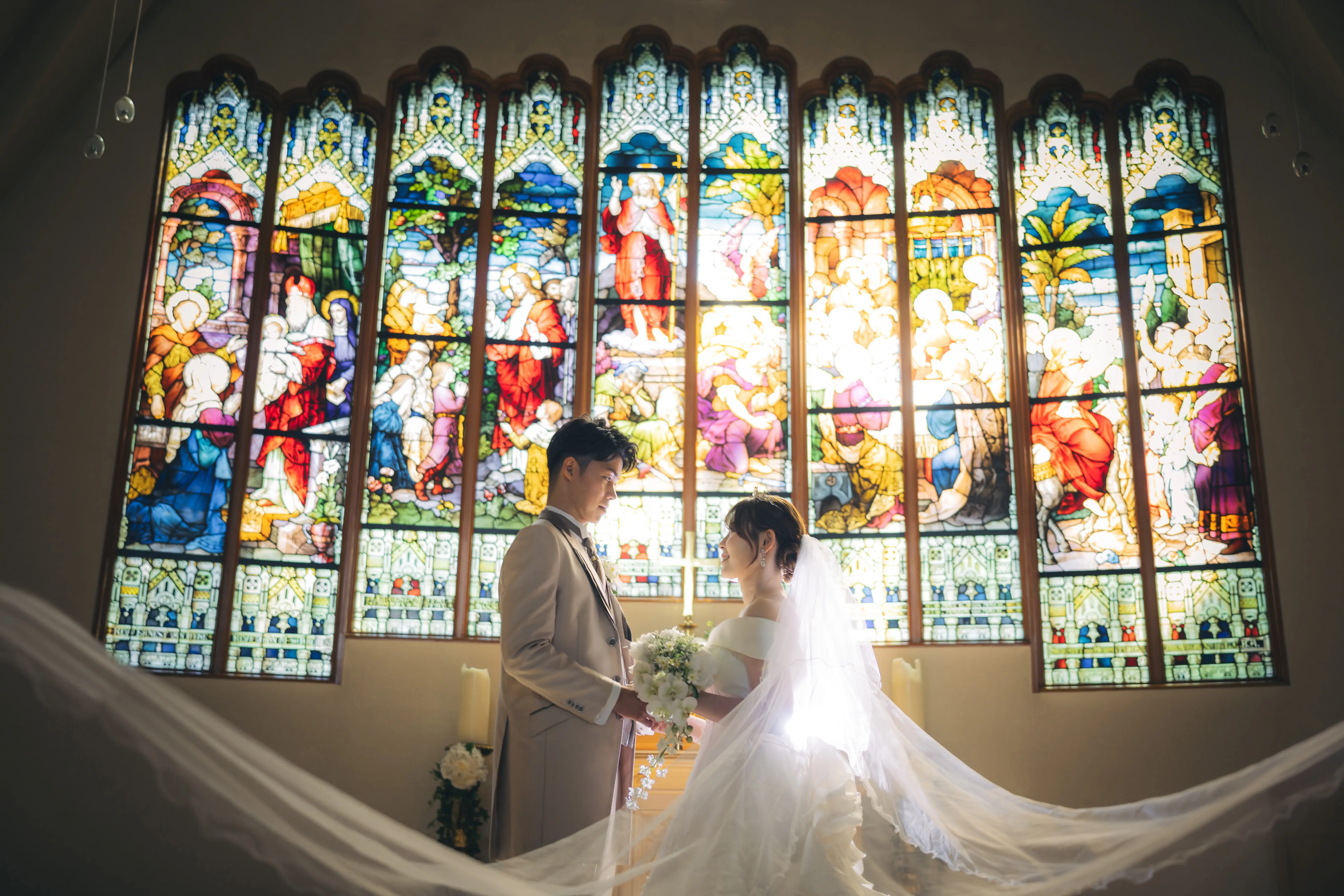 【県内最大級】天井高11mのドーム型チャペル＆7連のステンドグラス輝く大聖堂で一生忘れない誓いの時を