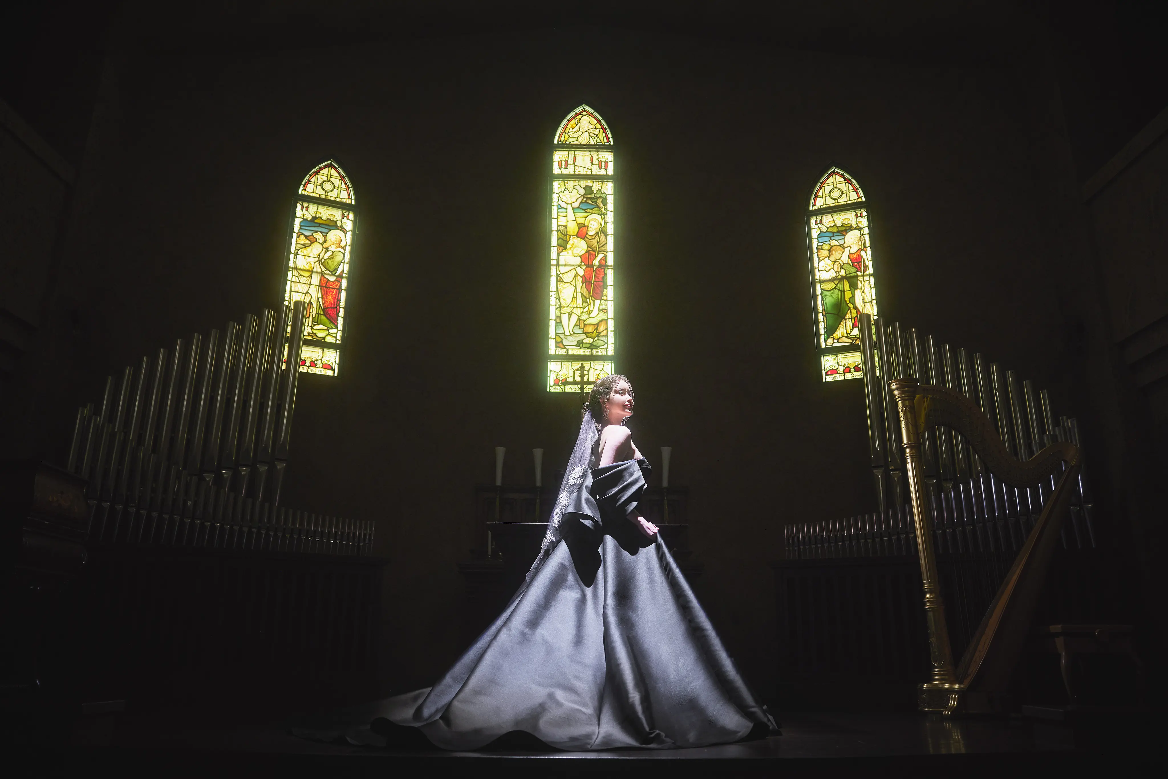 【ヨーロピアンな本格大聖堂で憧れ挙式】ブラックドレスも映えるキャンドル挙式体験フェア開催中！