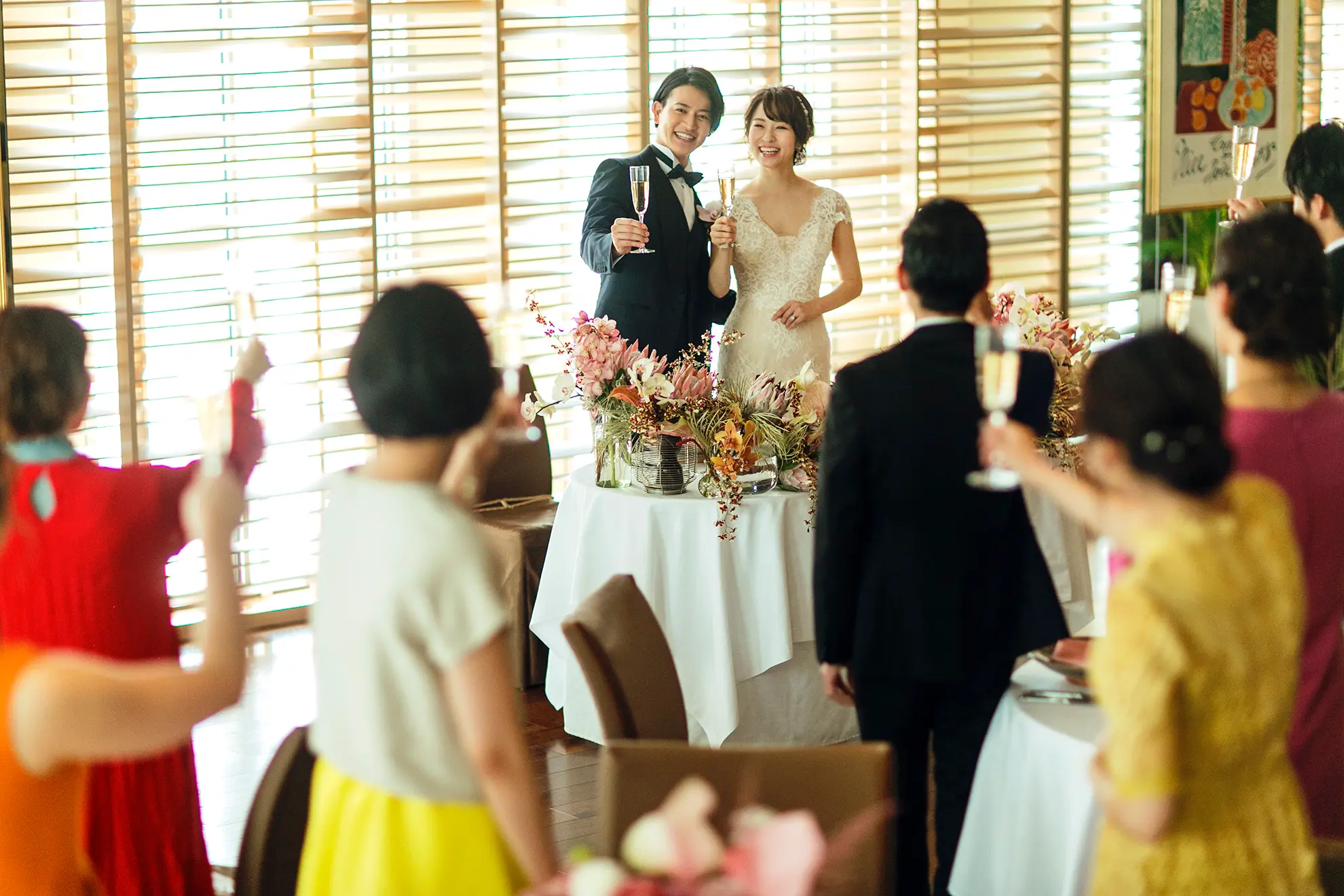 【上質で華やかな空間を貸切】クリスタル煌めくチャペル 自然光溢れる披露宴会場 全400坪の空間を貸切