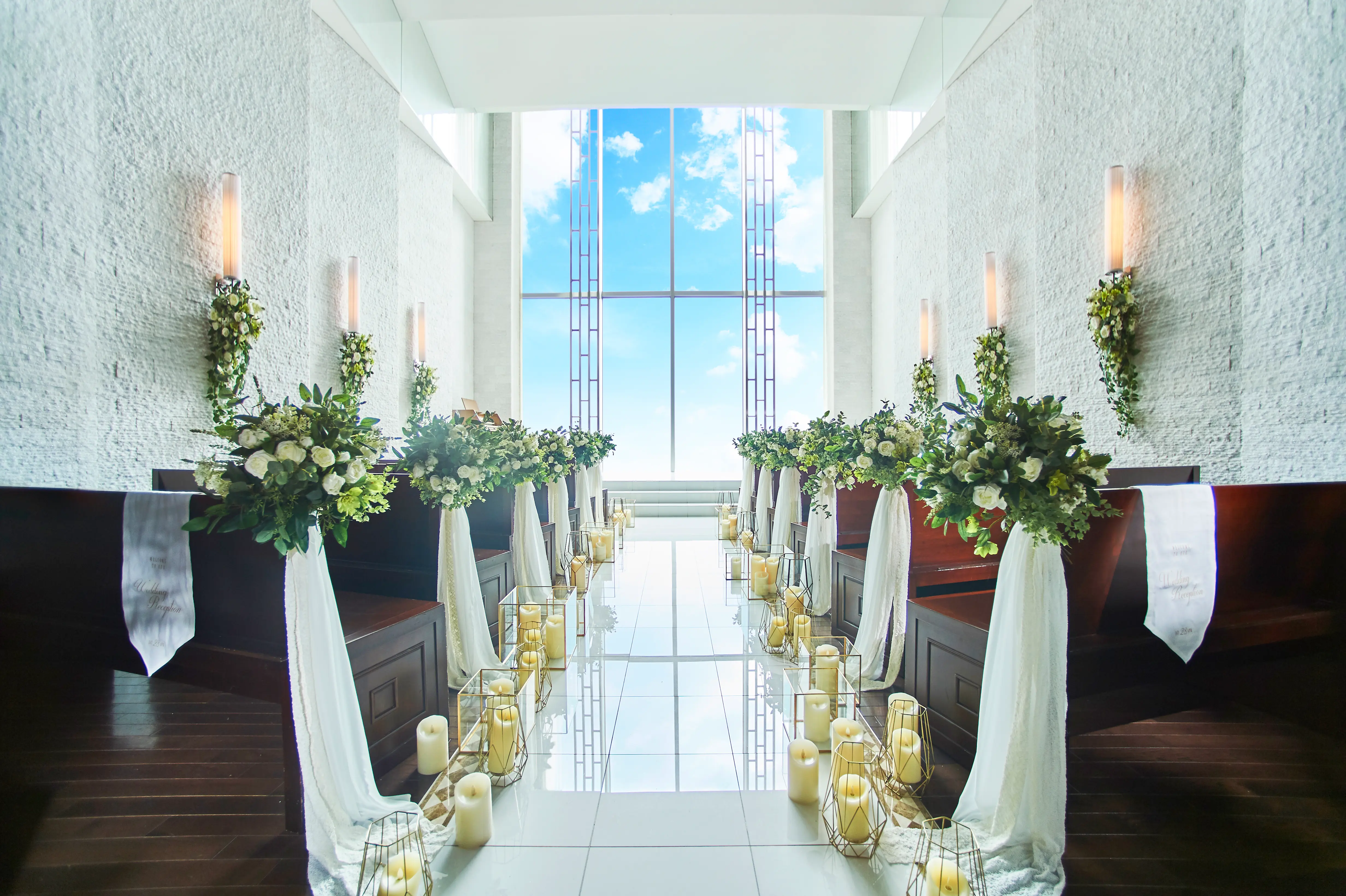 究極にシンプル！だからお得に【基本挙式料99,000円～】ルクリアモーレの少人数結婚式