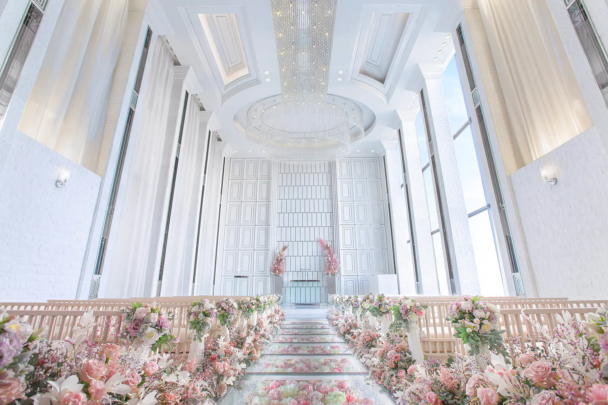 究極にシンプル！だからお得に【基本挙式料99,000円～】ルクリアモーレの少人数結婚式