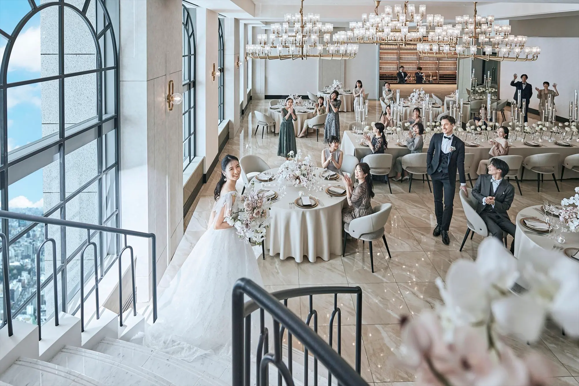 【東京一の高さを誇る結婚式場】地上264ｍの美景×美音×美食でゲストをおもてなし→フェア予約はこちら