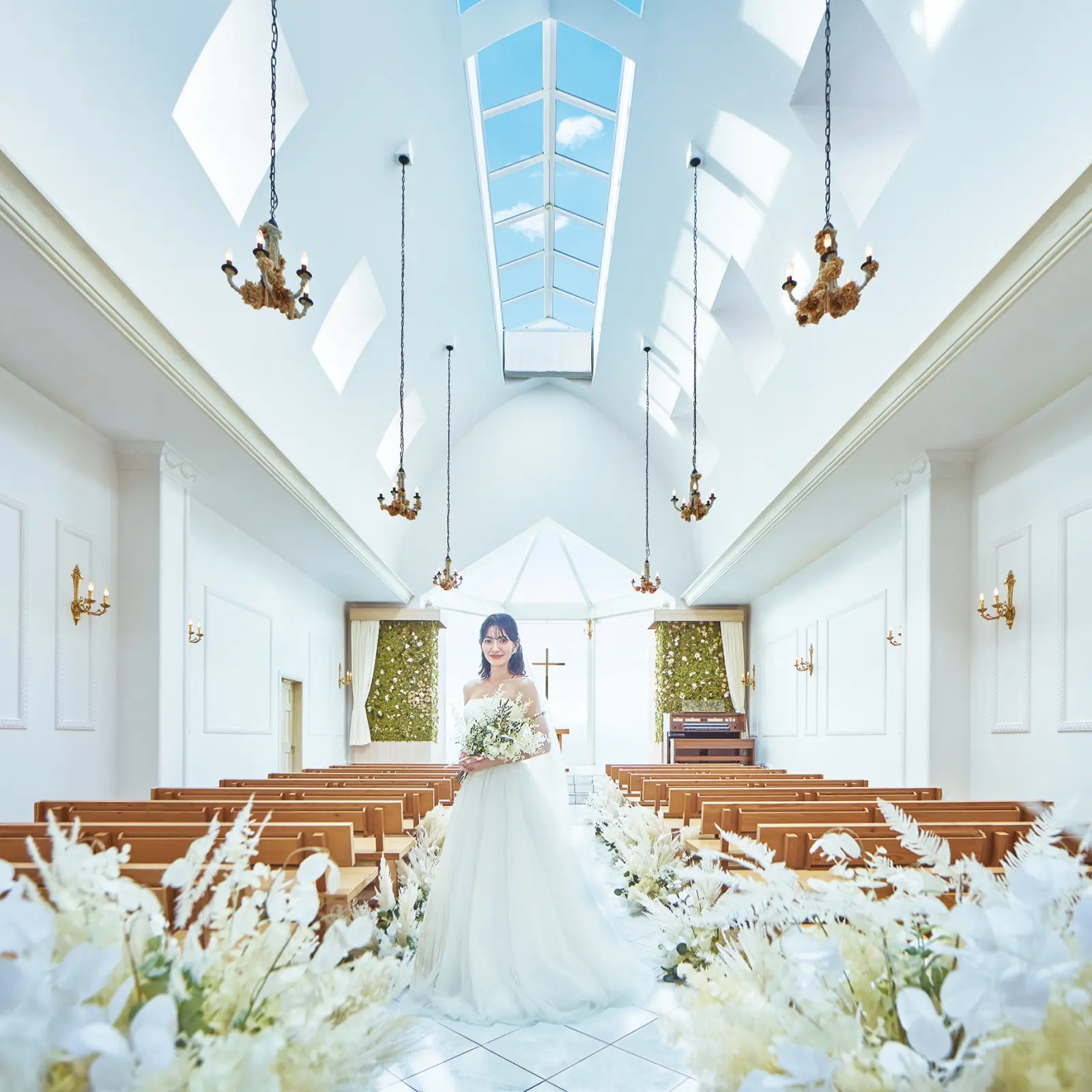 【感動体験】*光×緑*＆*水×癒し*★２種類のチャペルで憧れ花嫁体験×近江牛絶品料理試食