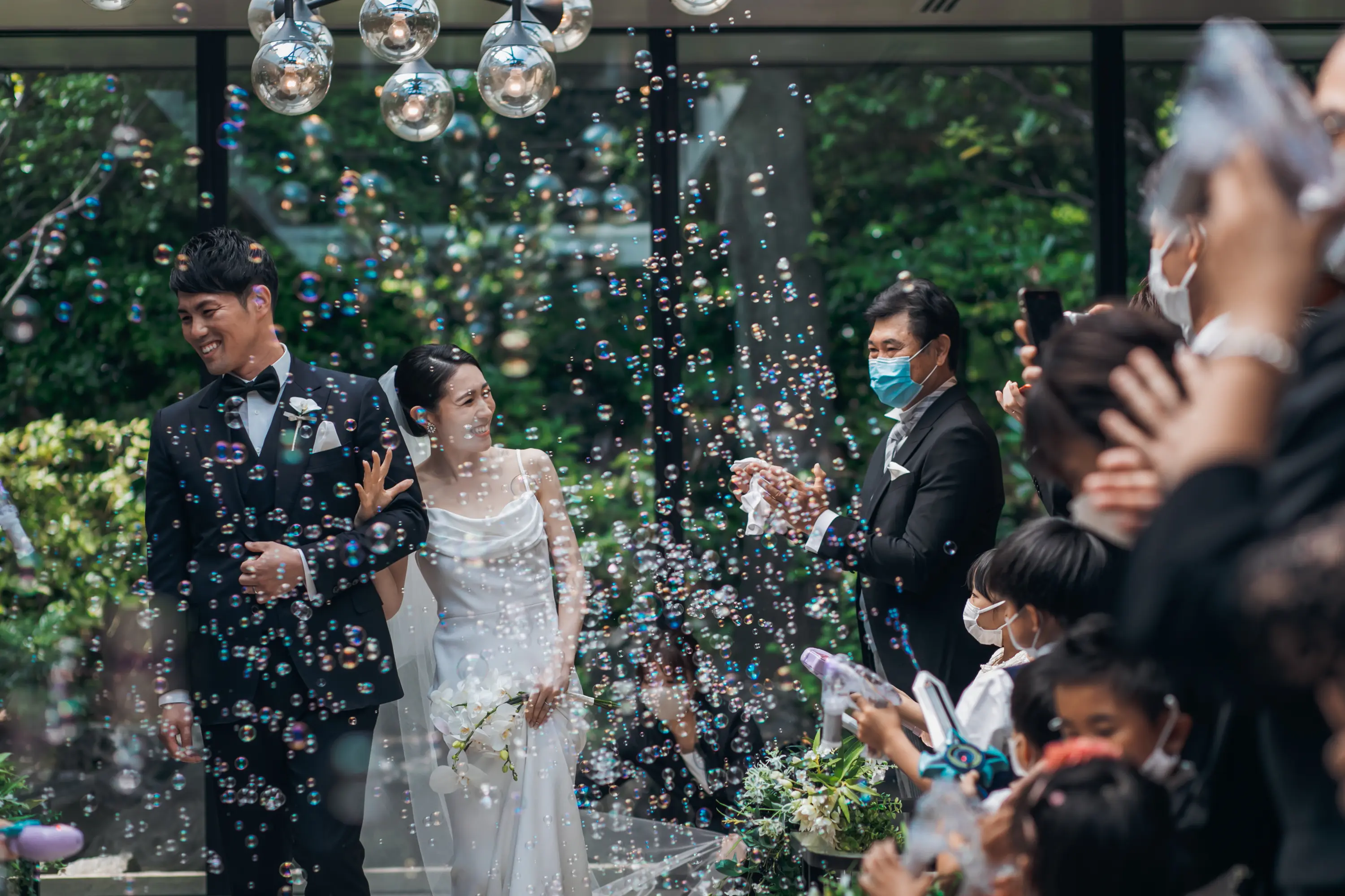 リラックスムードで楽しむ、ゲストの笑顔に包まれた結婚式 - ザ