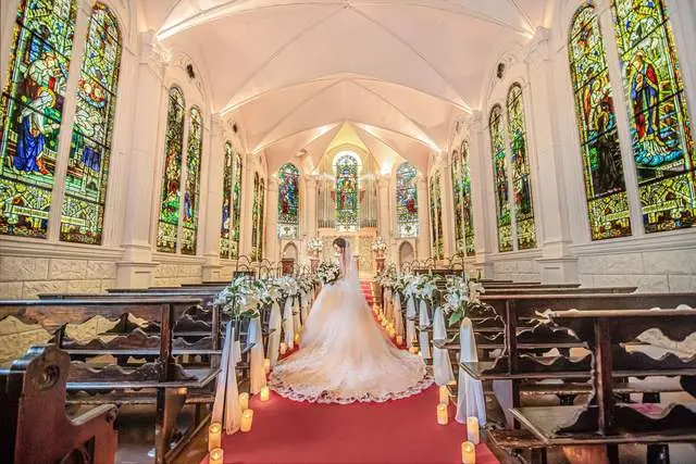 モン サンミッシェル 大聖堂 ザ ガーデンコート の挙式会場