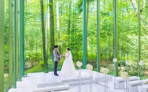 軽井沢でガーデンウェディング 緑あふれる結婚式場 みんなのウェディング