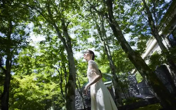 軽井沢でガーデンウェディング 緑あふれる結婚式場 みんなのウェディング