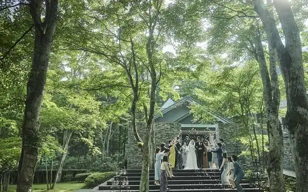 軽井沢でガーデンウェディング 緑あふれる結婚式場 みんなのウェディング
