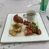 ポタージュ、オードブル、メーン、パン