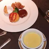 エビフライをコロッケに替えて頂きました
