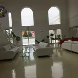 ロビーもゆったりソファー