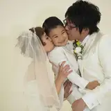 誓いのキスは子供に！