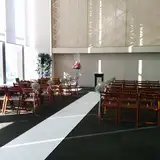 アトリウムで挙式