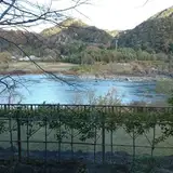 目の前の川