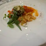 ハーブを纏わせたホタテ貝