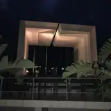 夜に訪問したので辺りは真っ暗でした