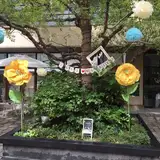 入口もおしゃれに装飾してくれます