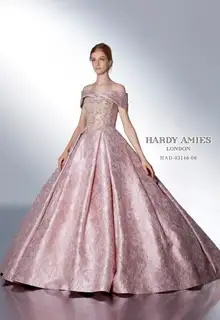 HARDY AMIES(ハーディエイミス) のウェディングドレス・ブライダル衣装