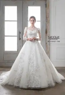 NICOLE ウエディングドレス　ニコル　YU NICOLE(ニコル) のウェディングドレス・ブライダル衣装