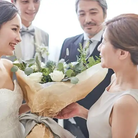 一律 67 000円 前撮り撮影や5万円分チケット付き限定挙式プラン67 000円 小さな結婚式 横浜店 みんなのウェディング