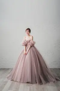 ドレス探し♪】秋冬婚にオススメ！スモーキーカラーのドレス11選