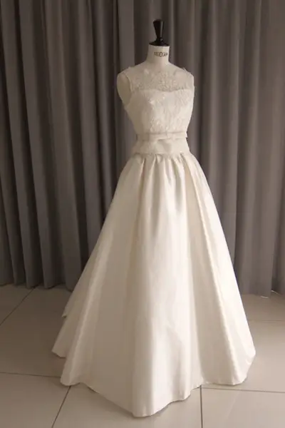 38枚目 Silk taffeta&leaver lace top princess line dress