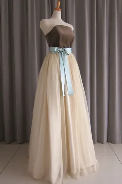 24枚目 Gray cotton velveteen top&gold tulle lace dress