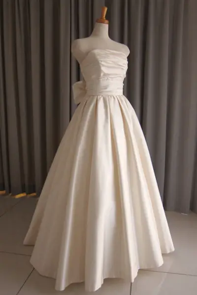 35枚目 Silk taffeta princess line dress