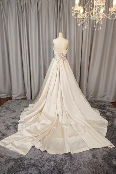 3枚目  シルクのウェディングドレス2wey 