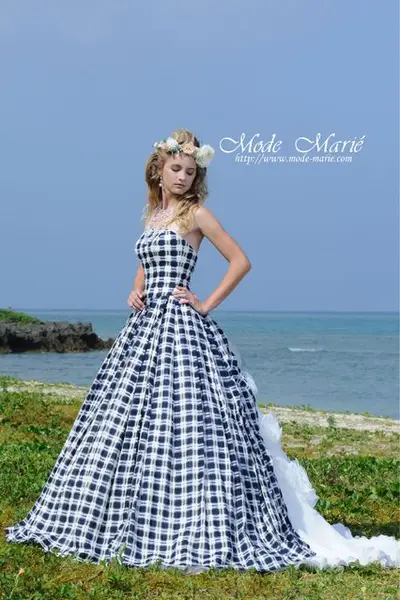 青 ブルー系のカラードレス Byみんなのウェディング