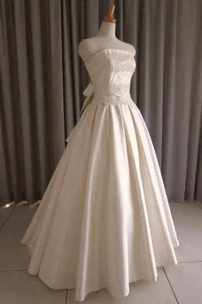 34枚目 Silk taffeta&lace top princess line dress