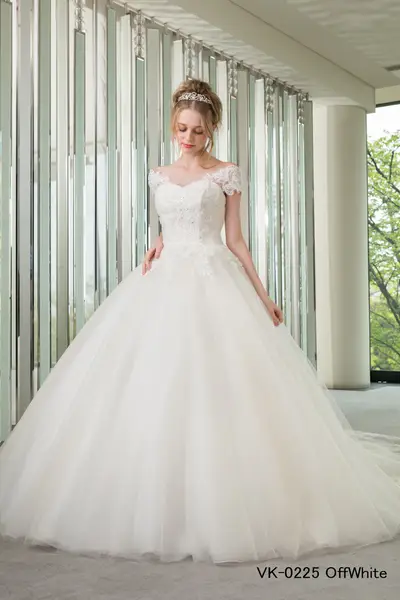 ウエディングドレス　13号　クラウディア KURAUDIA（クラウディア）official | 8th Disney Wedding Dress
