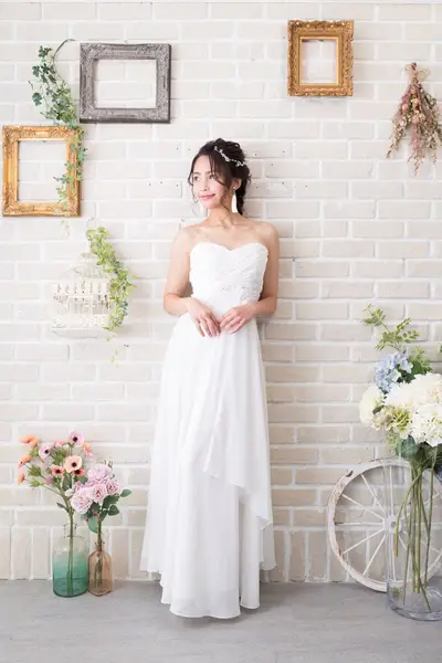 エンパイアラインのウェディングドレス byみんなのウェディング