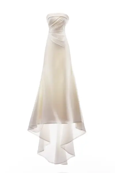 白・ホワイト系のウェディングドレス byみんなのウェディング（52