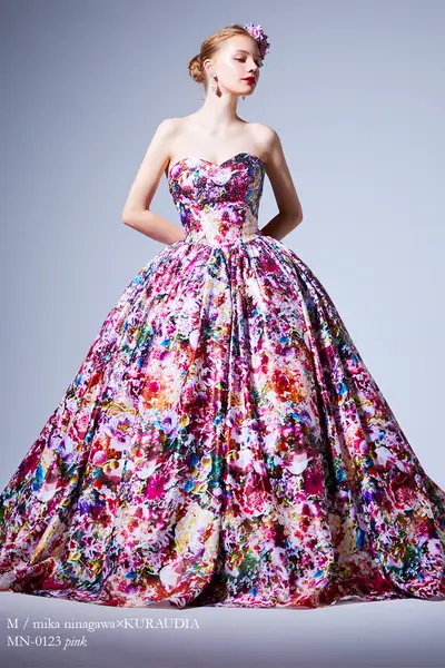 ピンク系のカラードレス Byみんなのウェディング