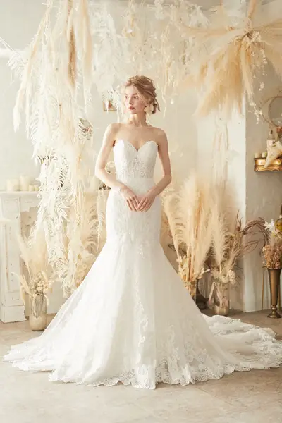 白・ホワイト系のウェディングドレス byみんなのウェディング（23  