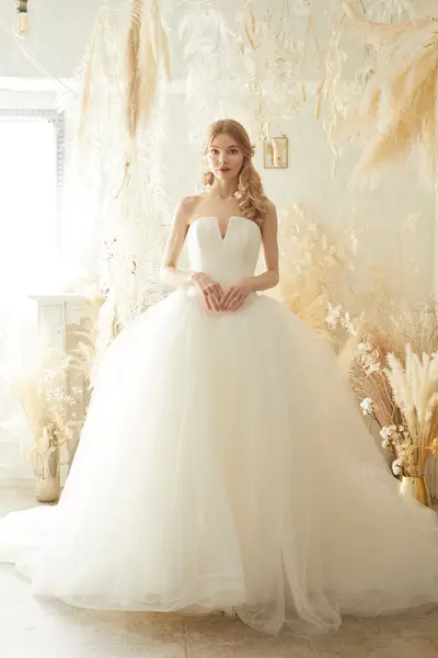 VERA WANG(ヴェラウォン) のウェディングドレス・ブライダル衣装一覧