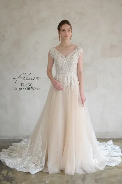 スレンダーラインのウェディングドレス byみんなのウェディング