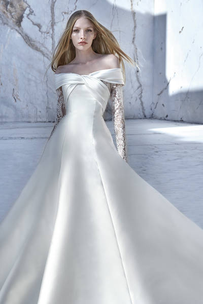 PRONOVIAS(プロノビアス) のウェディングドレス・ブライダル衣装一覧