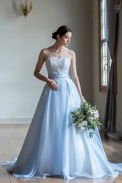 青・ブルー系のカラードレス byみんなのウェディング