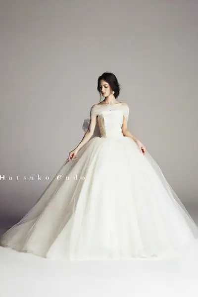 38枚目 A by Hatsuko Endo | HE-37  <ウェディングドレス>