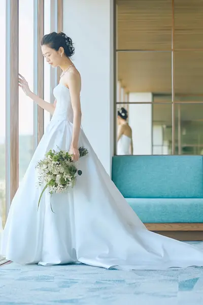 清楚な白いプルメリアと紫陽花のヘッドドレス　ウェディング　白　ホワイト　リゾ婚 清楚な白いプルメリアと紫陽花のヘッドドレス ウェディング 白