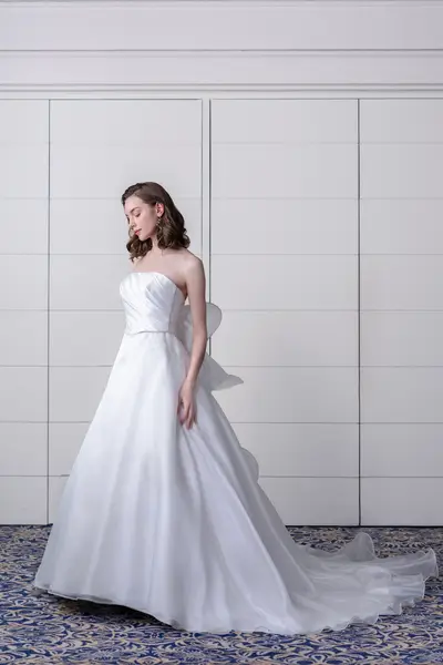 WITH A WHITE  ウェディングドレス with a white チュールウェディングドレス 結婚式