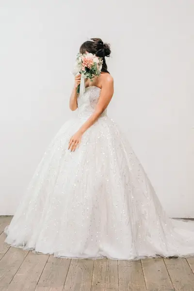 白・ホワイト系のウェディングドレス byみんなのウェディング（89