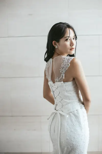 スレンダーラインのウェディングドレス byみんなのウェディング