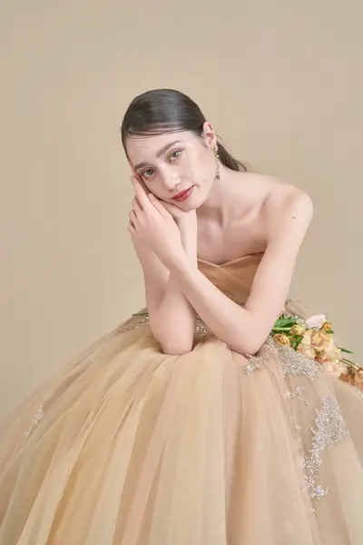 結婚式カラードレス　イエローベージュドレス ウェディングドレス カラードレス イエロー バルーンスリーブ