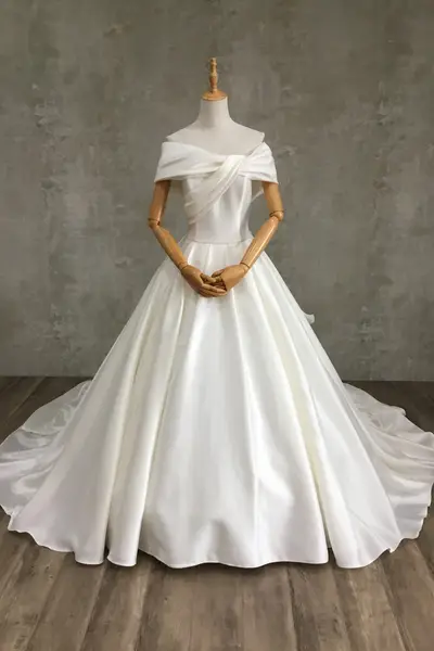 ISAMU MORITA BRIDE(イサムモリタブライド) のウェディングドレス