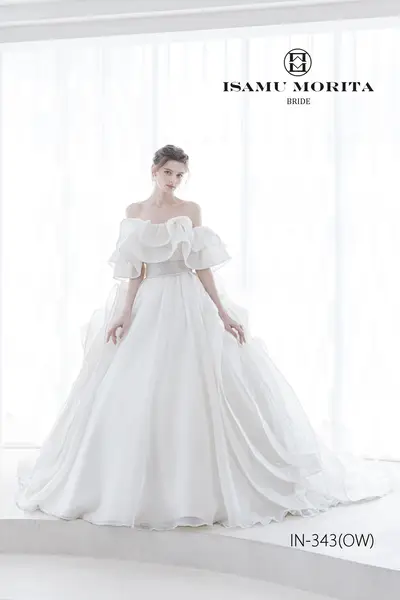 白・ホワイト系のウェディングドレス byみんなのウェディング（88