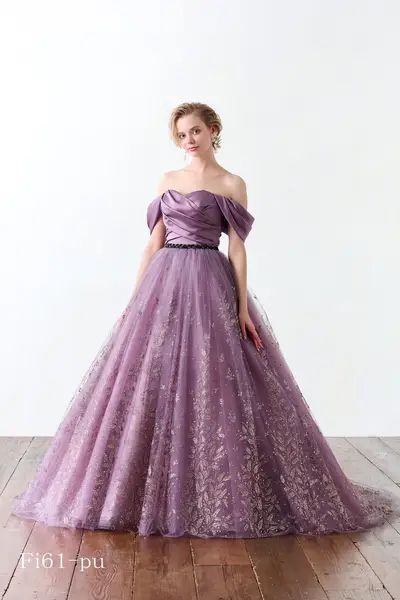 紫・パープル系のカラードレス byみんなのウェディング