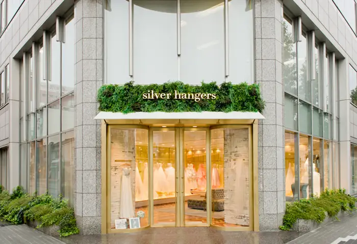 silver hangersの画像